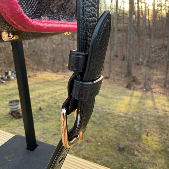 Coach Dempsey Carryall in Signature Jacquard & Pebbled Leather - Picture 5 of 8